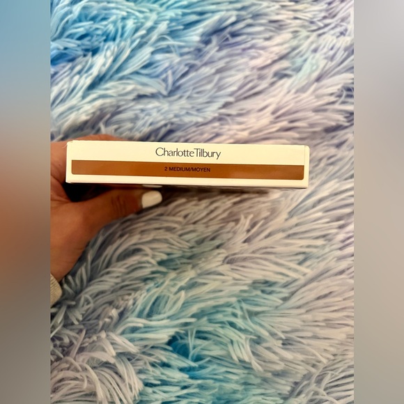 Charlotte Tilbury Beautiful Skin Sun-Kissed Glow Cream Bronzer - Picture 4 of 4